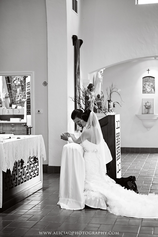 San-Diego-Catholic-Wedding-Saint-Agnes-Sheraton (20)